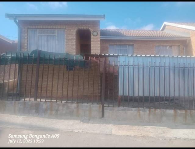 3 BEDROOM SIMPLEX FOR SALE IN STEADVILLE